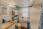 GORGEOUS Tiny with a BATHTUB - Image 5